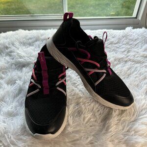 Vionic "Zeliya" black sneakers